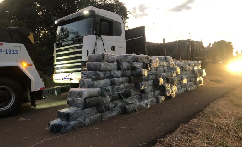 126 pacotes de maconha foram apreendidos pela polícia 