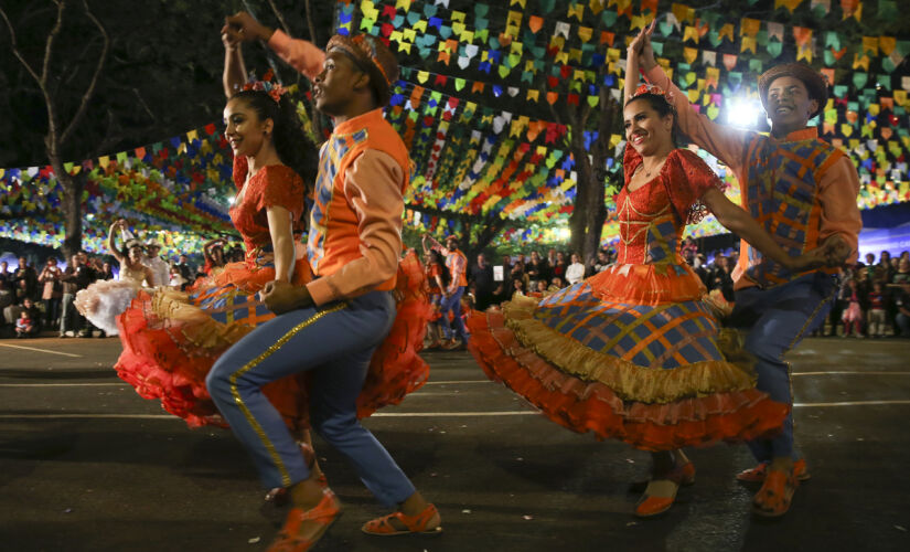 Apresentação da quadrilha junina