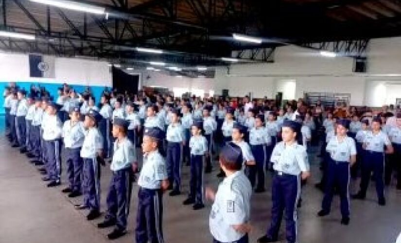 Escolas cívico-militares: governo de SP tem 10 dias para explicar projeto ao STF