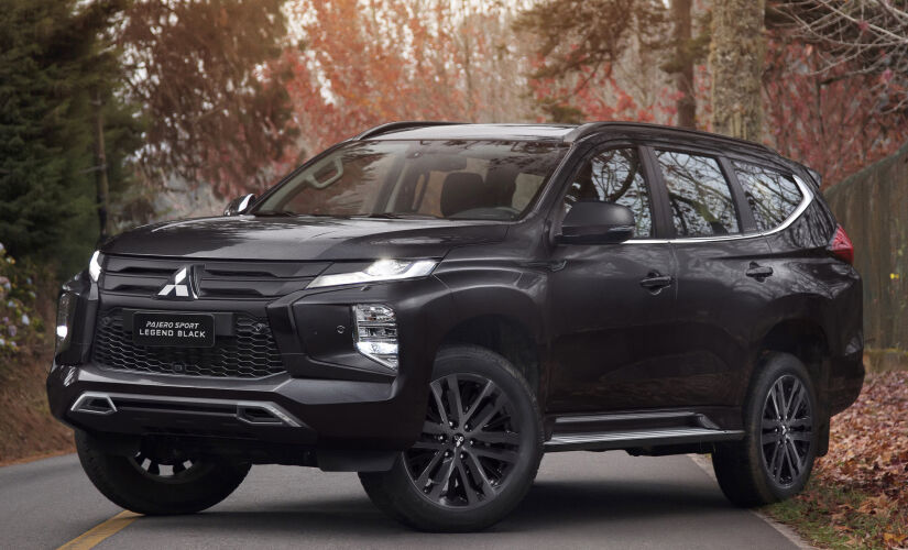 Mitsubishi Pajero Sport Legend Black