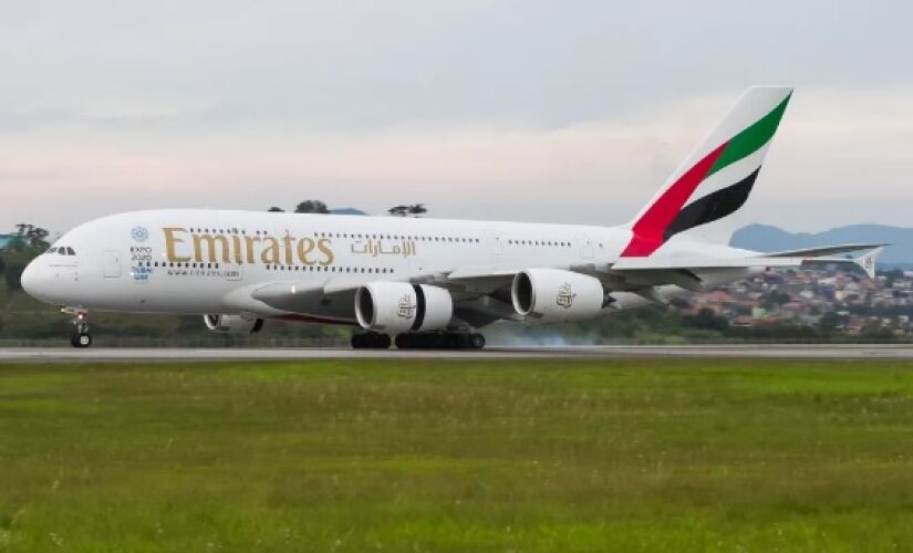 A-380 da Emirates em seu primeiro pouso comercial em Guarulhos, no ano de 2015 