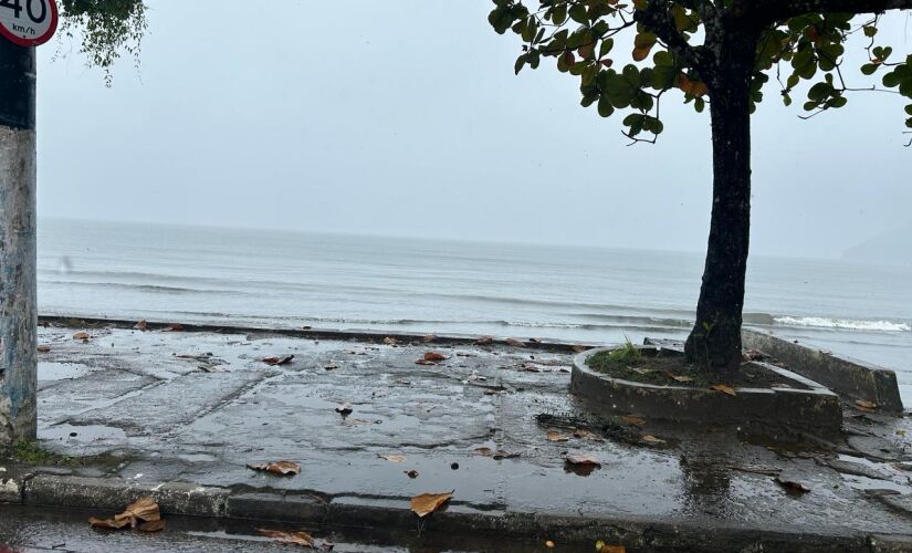 Orla da Praia do Itaguá, em Ubatuba