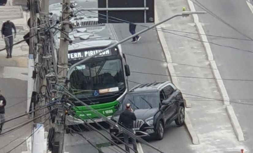 Acidente na avenida Mutinga, onde ciclovia na zona norte está sendo contruída