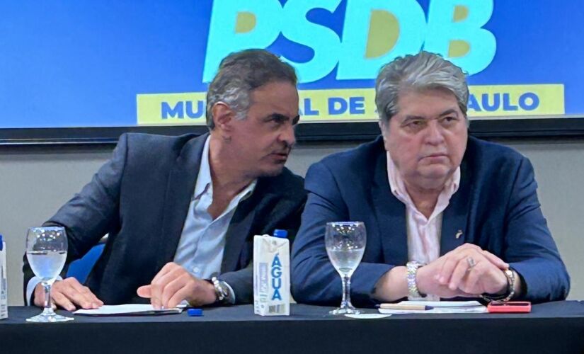 Aécio e Datena, durante anúncio da pré-candidatura do apresentador em São Paulo