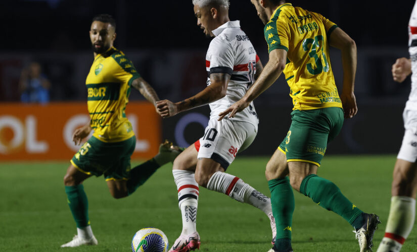 Eliel, já nos minutos finais do 2° tempo, cravou o gol que deu a primeira vitória dos mato-grossenses no estádio do Tricolor