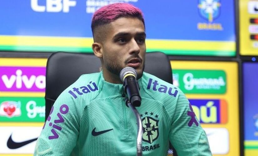 Yan Couto fiz que CBF o orientou a não manter o cabelo rosa 