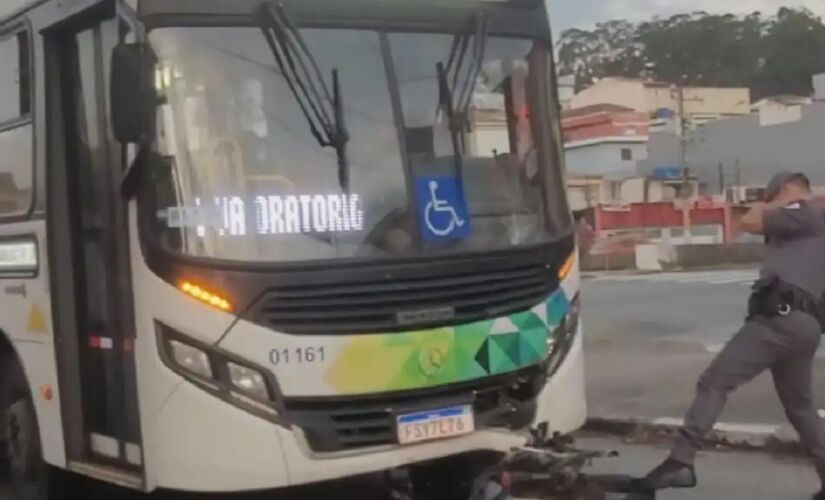 Acidente entre uma moto e um ônibus do transporte público de Santo André deixou uma pessoa ferida