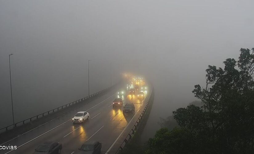 Por conta de neblina, há bloqueio da alça da Anchieta no km 40 norte