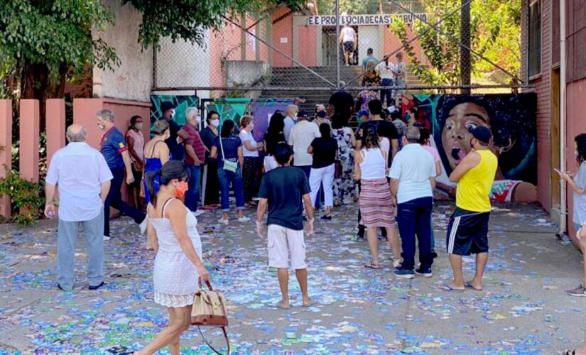 Escola em Taboão da Serra, na Grande SP, é um dos locais de votação em 6 de outubro