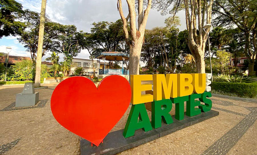 Os moradores de Embu das Artes, na região sudoeste da Grande São Paulo, devem ficar atentos com as mudanças de expedientes na cidade