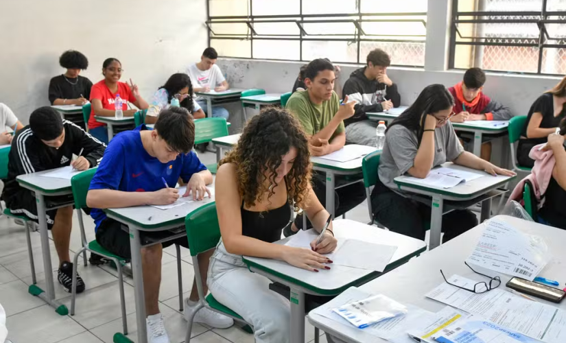 As 170 mil matrículas previstas para o próximo ano letivo contemplam os estudantes que estarão na 2ª e 3ª série do Ensino Médio