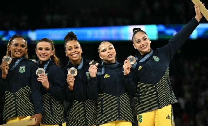 Rebeca Andrade, Flávia Saraiva, Jade Barbosa e Julia Soares garantiram uma medalha de bronze inédita nesta terça-feira (30/7)