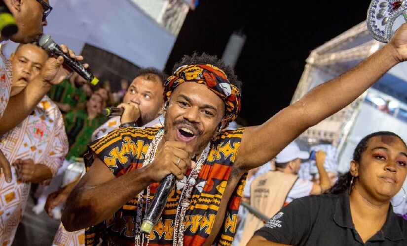 Gui Cruz durante um desfile do Carnaval de São Paulo