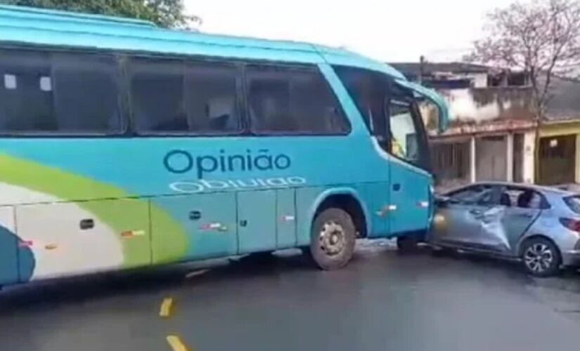 Motorista do ônibus destrói veículo após briga de trânsito