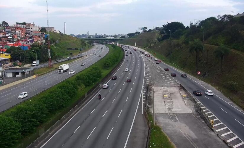 Os motoristas que utilizam o Sistema Anchieta-Imigrantes (SAI) na tarde deste domingo (29/9) encontram tranquilidade e pistas livres nos dois sentidos