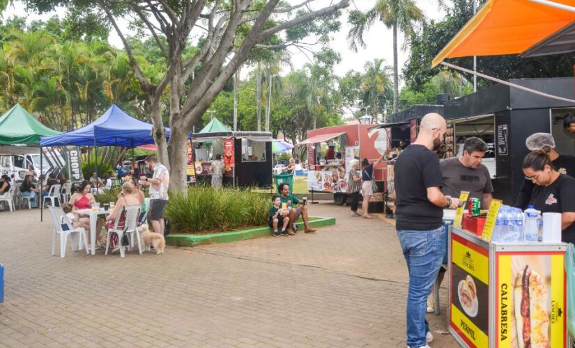 Opção de lazer em São Caetano, 'Kennedy Food Fest' acontece nos finais de semana de julho na Praça dos Imigrantes 