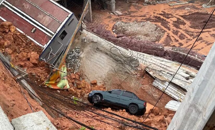 Moradores ficaram assustados com o desabamento