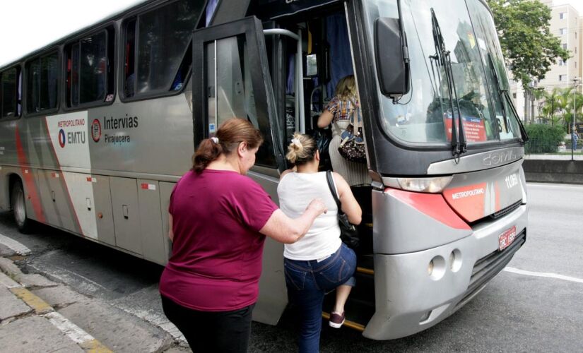 A partir da 0h de sábado a passagem será gratuita nas linhas municipais