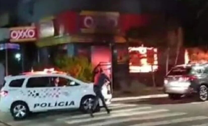 Unidade da Oxxo que foi incendiada na zona sul de São Paulo