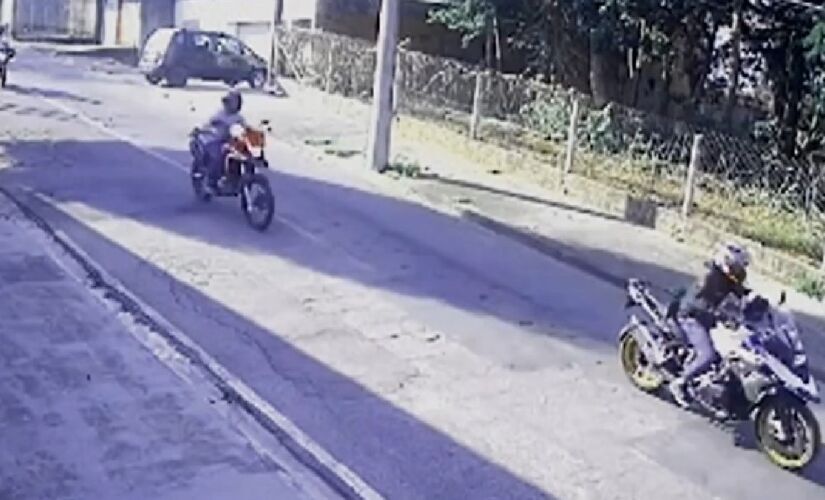 Motociclista é baleado após ser perseguido por quatro criminosos em SP