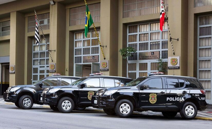 Polícia prendeu quatro homens suspeitos de invadir casas de alto padrão