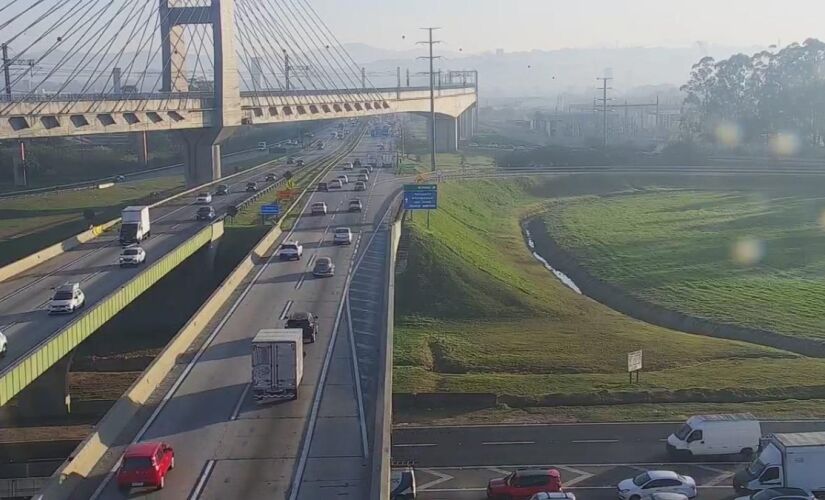 Rodovia Ayrton Senna com lentidão nesta quarta (24)