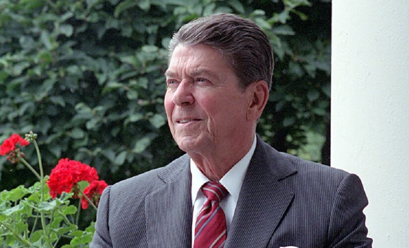 O ex-presidente dos Estados Unidos, Ronald Reagan, foi alvo de um ataque em Washington