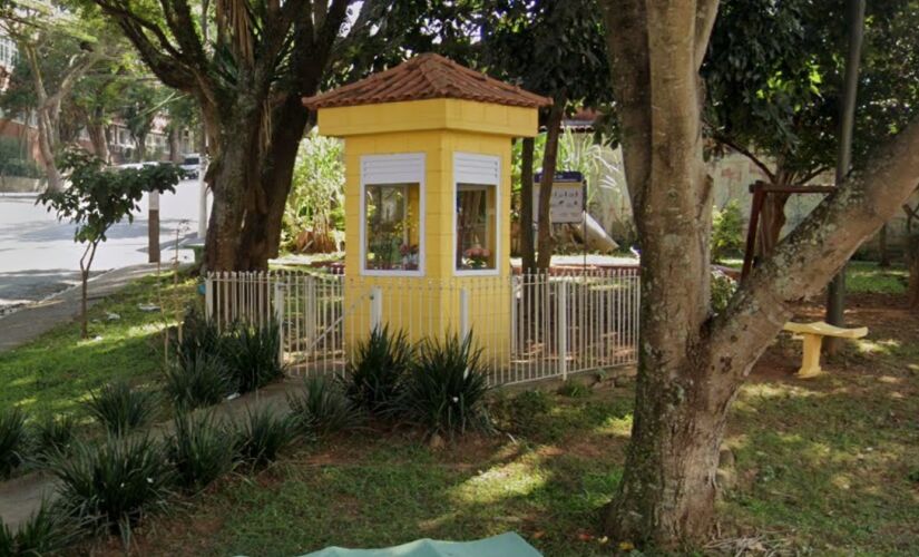 Pequeno altar onde ficava guardada a imagem de Nossa Senhora de Fátima na zona sul de SP