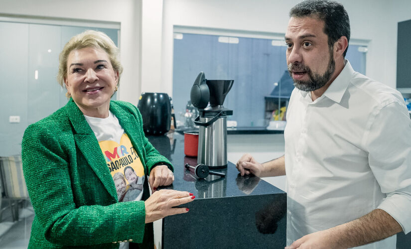 Marta e Boulos abrem campanha tomando café na casa do psolista