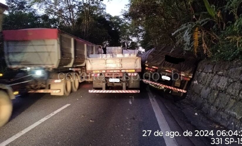 Motoristas que precisam descer sentido litoral utilizem a Imigrantes 