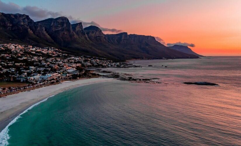 Cidade do Cabo, na África do Sul, é considerada uma das cidades mais bonitas do mundo, além de um dos destinos mais baratos para viajar