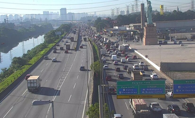 Rodovias congestionadas na chegada á Capital