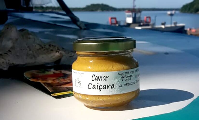 O caviar é produzido com a ova da tainha e conservada em saquê por 10 dias