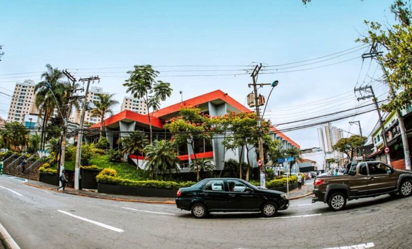 Centro Municipal de Recreação e Cultura (Cemur) na região central de Taboão da Serra, na Grande São Paulo