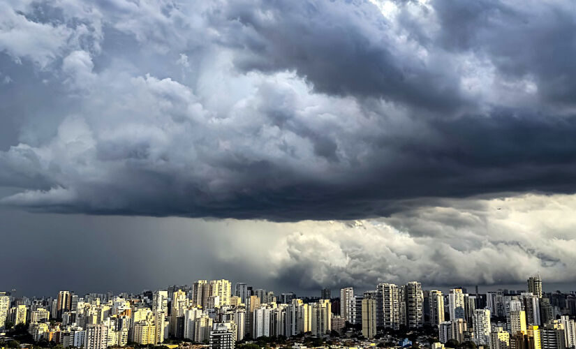 Vento teve força de furacão em alguns bairros de São Paulo