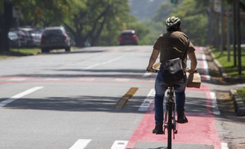 Na tentativa de amenizar esse problema, a capital paulista investiu em ciclovias incentivar o crescimento do uso de bicicletas