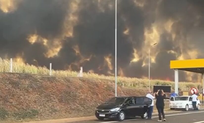 Incêndios dominaram várias cidades do interior de São Paulo e bloquearam rodovias