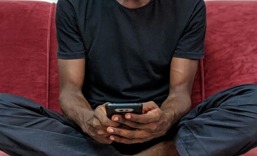 Além de pagar contas com data de vencimento, é possível sacar dinheiro e agendar transações