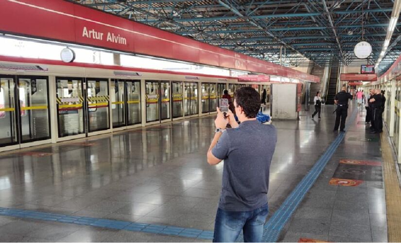 Portas automáticas da estação Arthur-Alvim começam a funcionar nesta quarta (21)