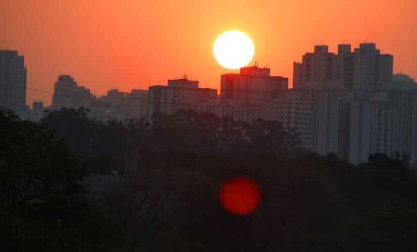 O frio deve deixar a cidade de São Paulo no começo da semana