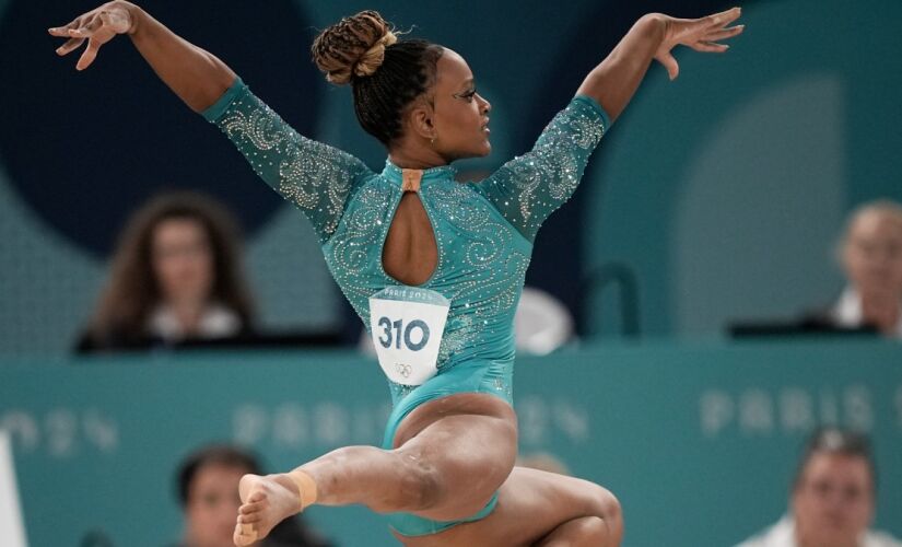 Rebeca Andrade ganhou ouro no solo e se tornou a maior medalhista do País