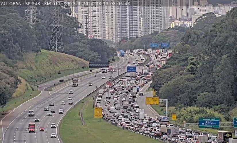 Rodovias têm lentidão de até 1 hora nesta terça (13)