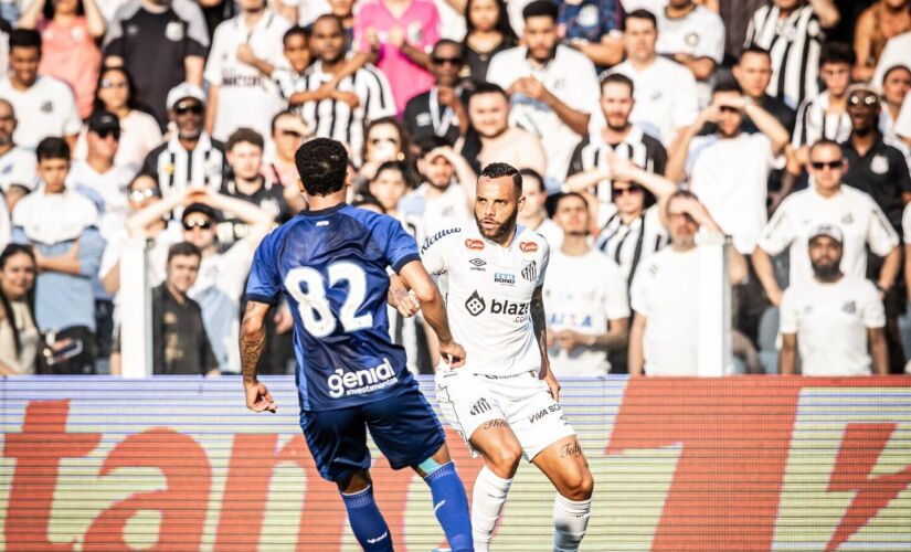 Santos e Avaí fizeram início de jogo equilibrado pelo Brasileirão Série B