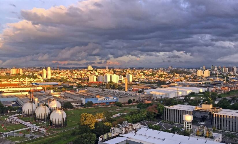 São Caetano do Sul tem um sistema de transporte público eficiente, facilitando a mobilidade dos idosos, e muitas áreas verdes, como parques e espaços públicos