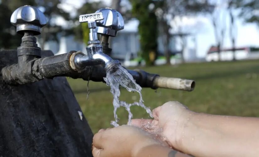 Com a escassez crescente, muitas prefeituras estão intensificando suas campanhas de conscientização