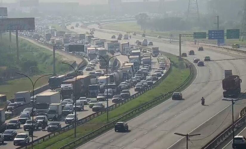 Trânsito acumula mais de duas horas para quem chega na Capital nesta quinta (12)