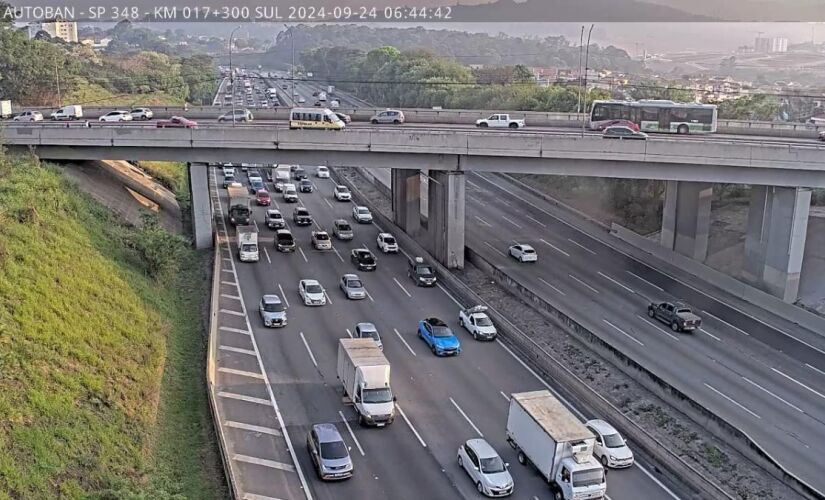 Lentidão nas rodovias que chegam a São Paulo acumulam mais de uma hora