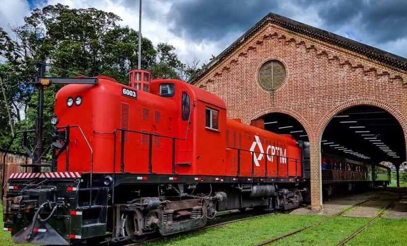 Os passeios turísticos da CPTM são uma ótima oportunidade para as crianças conhecerem um trem antigo