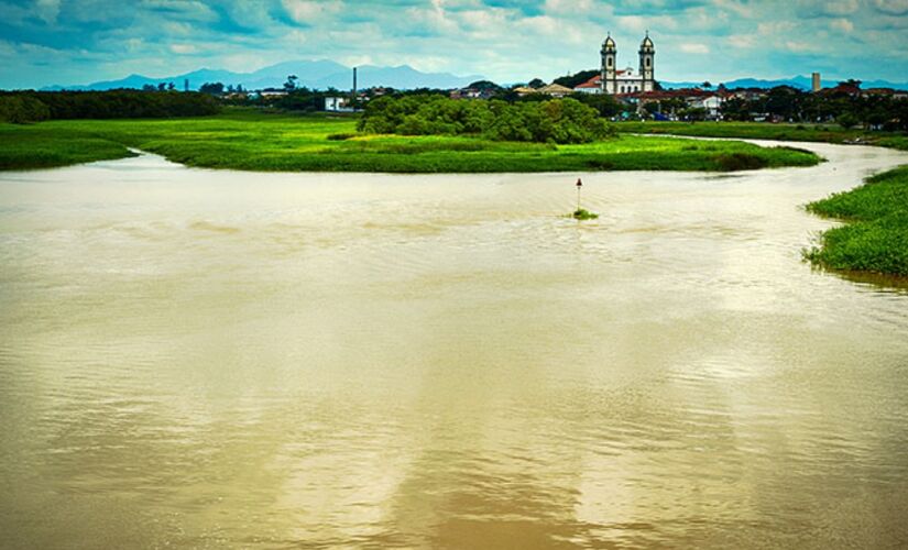 O Estuário Lagunar de Iguape é um dos cinco maiores criadouros de vida marinha do mundo e proporciona belos passeios