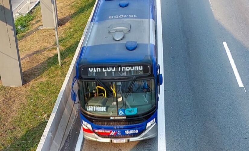 Os moradores de Taboão da Serra, na Grande São Paulo, que utilizam o transporte público agora contam com uma novidade na Avenida Aprígio Bezerra da Silva